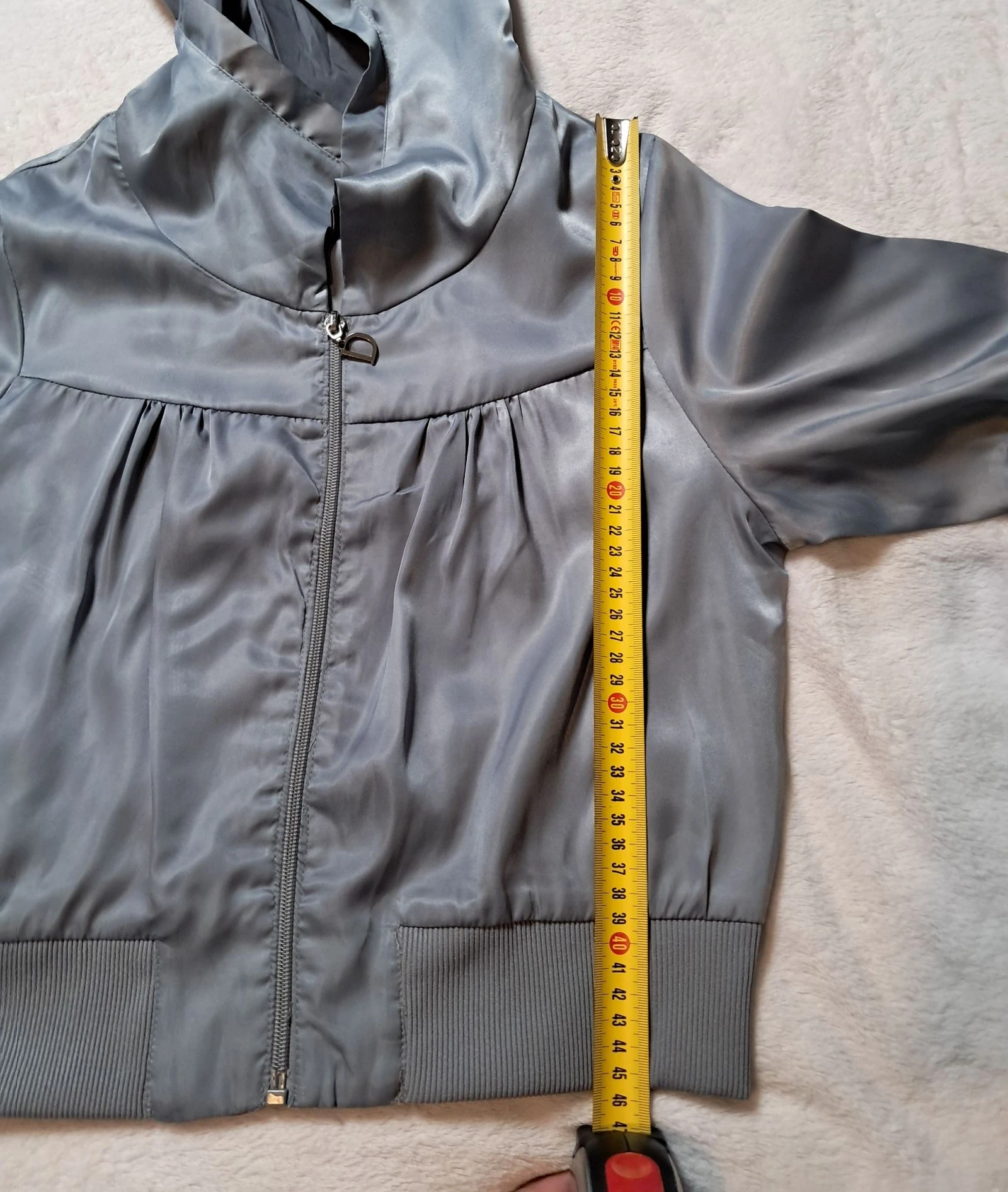 Veste courte légère, effet satiné.  100% fashion. Taille S – photo 8